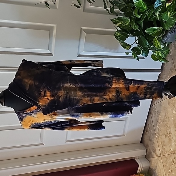 Tie dye shirt and matching long pants. - Picture 6 of 8